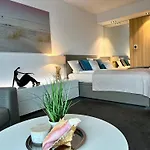 Seaside Luxury Lejlighed